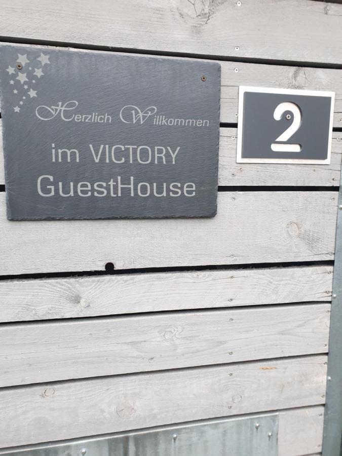Victory Guesthouse - Handwerker Pension Bielefeld Esterno foto