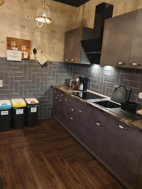 Victory Guesthouse - Handwerker Pension Bielefeld Esterno foto