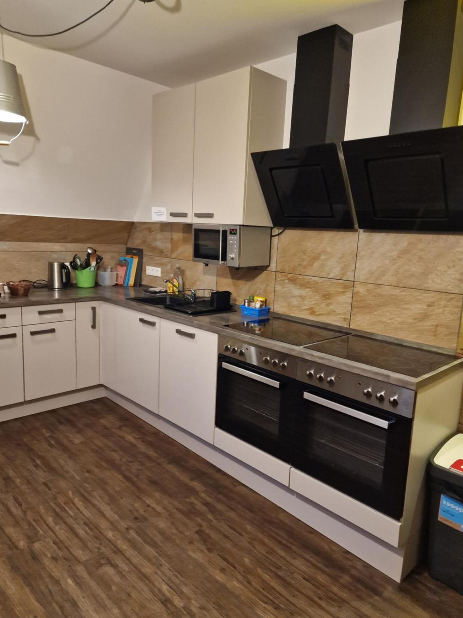 Victory Guesthouse - Handwerker Pension Bielefeld Esterno foto