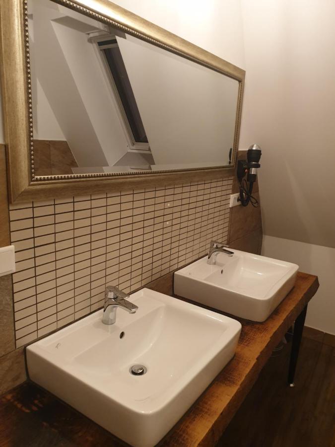 Victory Guesthouse - Handwerker Pension Bielefeld Esterno foto